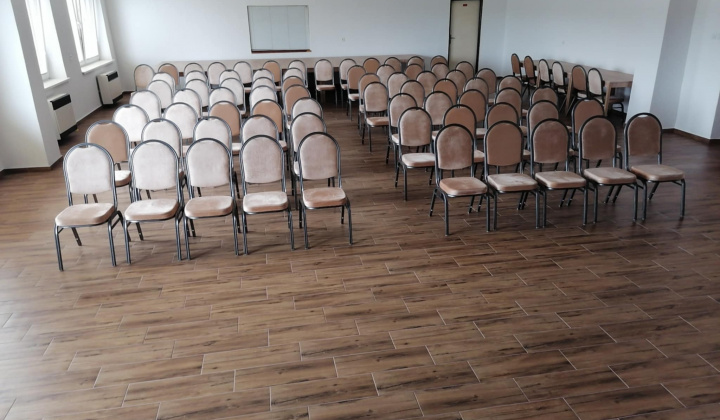 Fotka - Oprava podlahy v dome kultúry